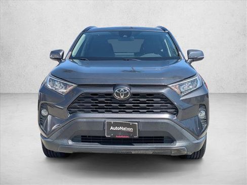 Used 2019 Toyota RAV4 XLE w/ Carpet Mat Package FWD image 2