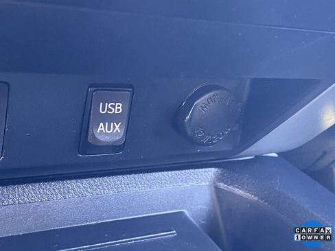 Used 2017 Toyota Tundra SR5 w/ SR5 Upgrade Package image 30