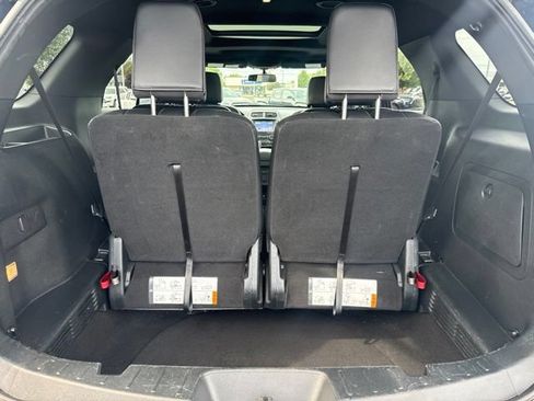 Used 2019 Ford Explorer XLT w/ Equipment Group 202A FWD image 34
