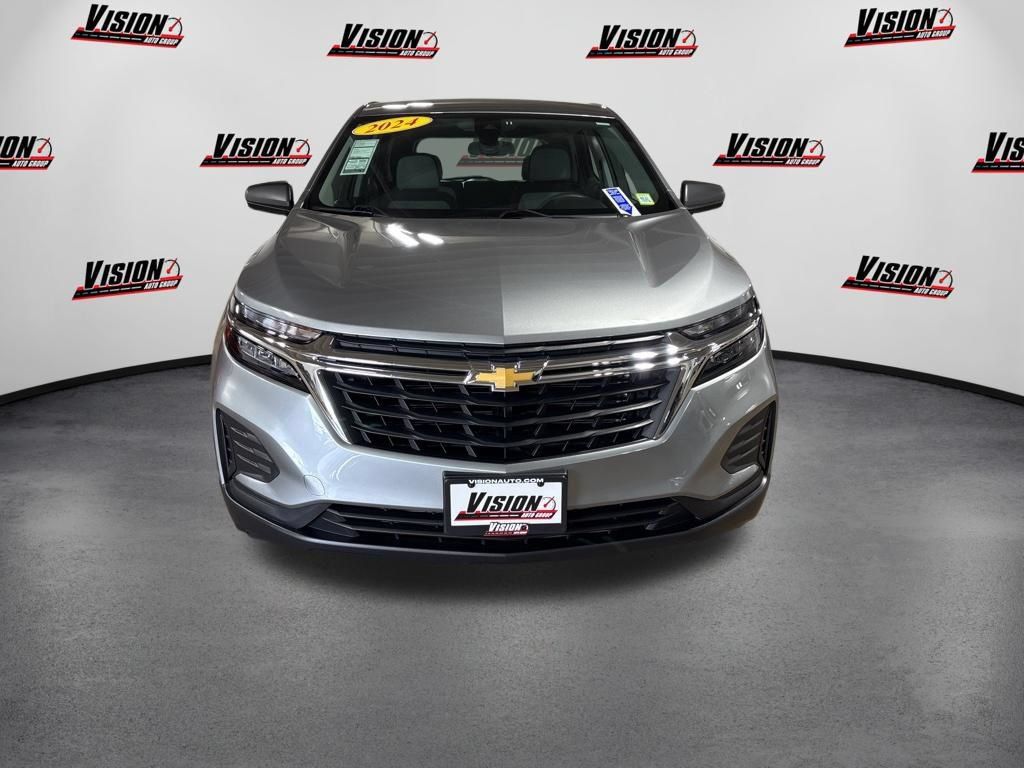 Used 2024 Chevrolet Equinox LS FWD image 2