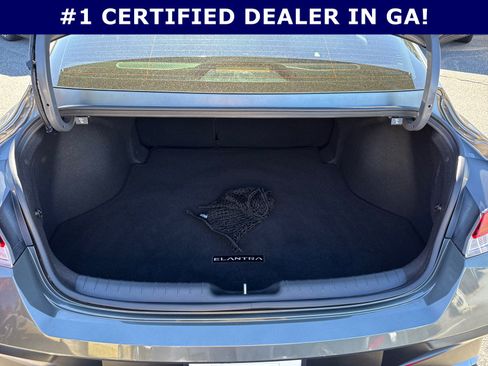Certified 2025 Hyundai Elantra Limited image 18