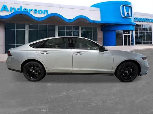 Certified 2025 Honda Accord SE image 7