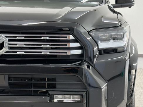 Used 2025 Toyota 4Runner Limited AWD/4WD image 11