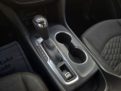 Used 2021 Chevrolet Equinox LT image 25