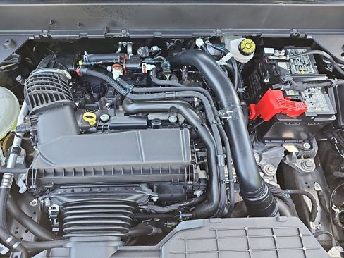 Used 2025 Ford Maverick Lariat w/ Black Appearance Package image 29