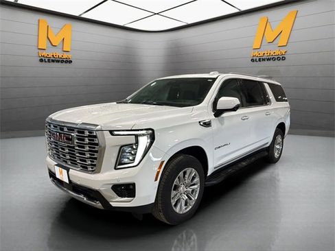 Used 2025 GMC Yukon XL Denali image 4