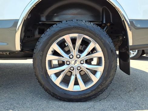 Used 2017 Ford F150 XLT w/ Equipment Group 302A Luxury AWD/4WD image 21