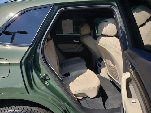 Used 2024 Audi Q5 e Premium Plus w/ Premium Plus Package image 15