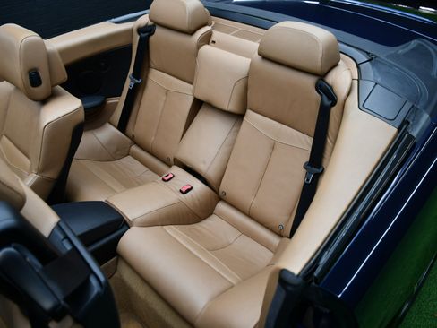 Used 2010 BMW 650i Convertible image 25