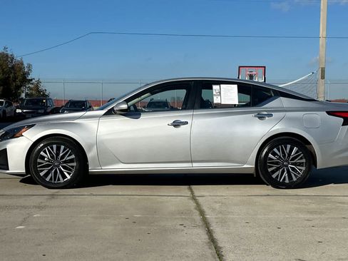 Used 2023 Nissan Altima 2.5 SV image 6