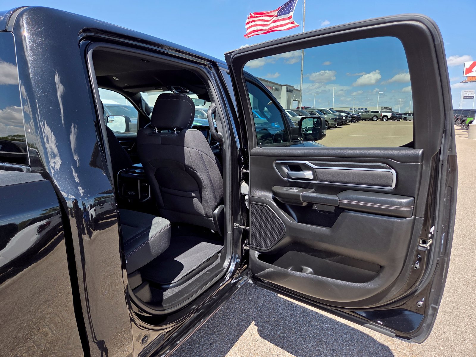 Used 2025 RAM 1500 Big Horn AWD/4WD image 19