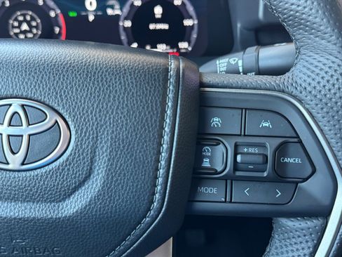 Used 2026 Toyota Tacoma TRD Off-Road w/ TRD Off Road Premium Package AWD/4WD image 25