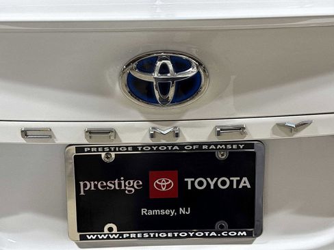 Used 2020 Toyota Camry SE w/ Sunroof Package FWD image 26
