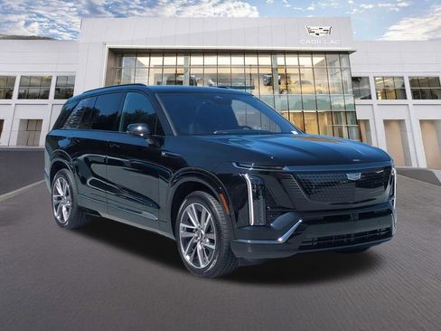 Used 2026 Cadillac Vistiq Sport w/ LPO, Floor Liner Package AWD/4WD image 3