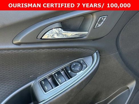 Used 2024 Chevrolet Malibu LT FWD image 17