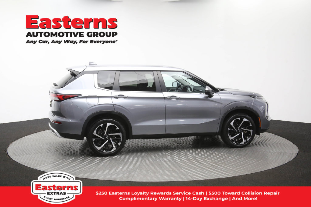 Used 2024 Mitsubishi Outlander SE AWD/4WD image 45