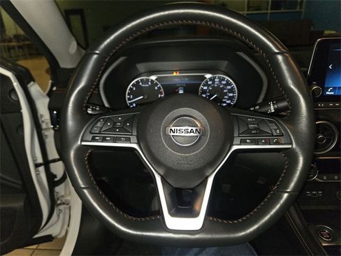 Used 2023 Nissan Sentra SR w/ SR Premium Package image 14