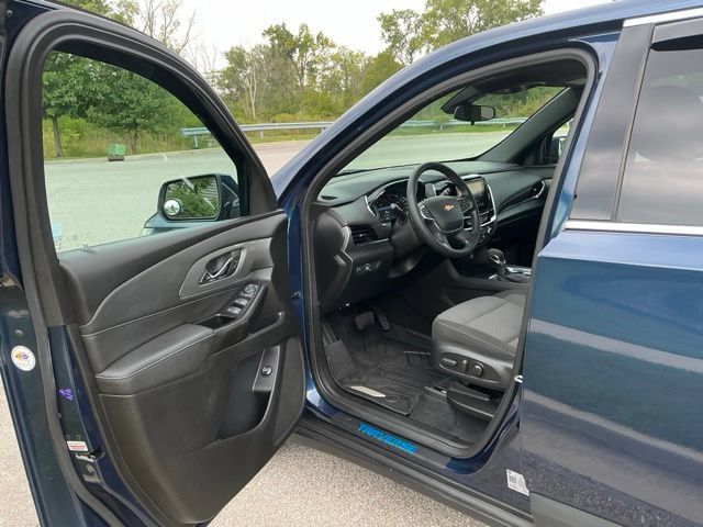 Used 2023 Chevrolet Traverse LT w/ LPO, Floor Liner Package AWD/4WD image 15
