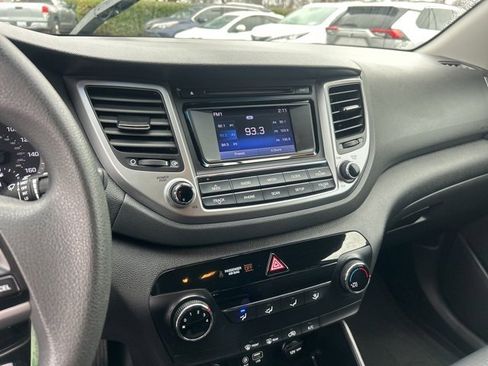Used 2018 Hyundai Tucson SE image 21