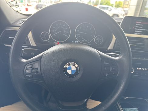 Used 2018 BMW 320i xDrive Sedan w/ Convenience Package AWD/4WD image 15