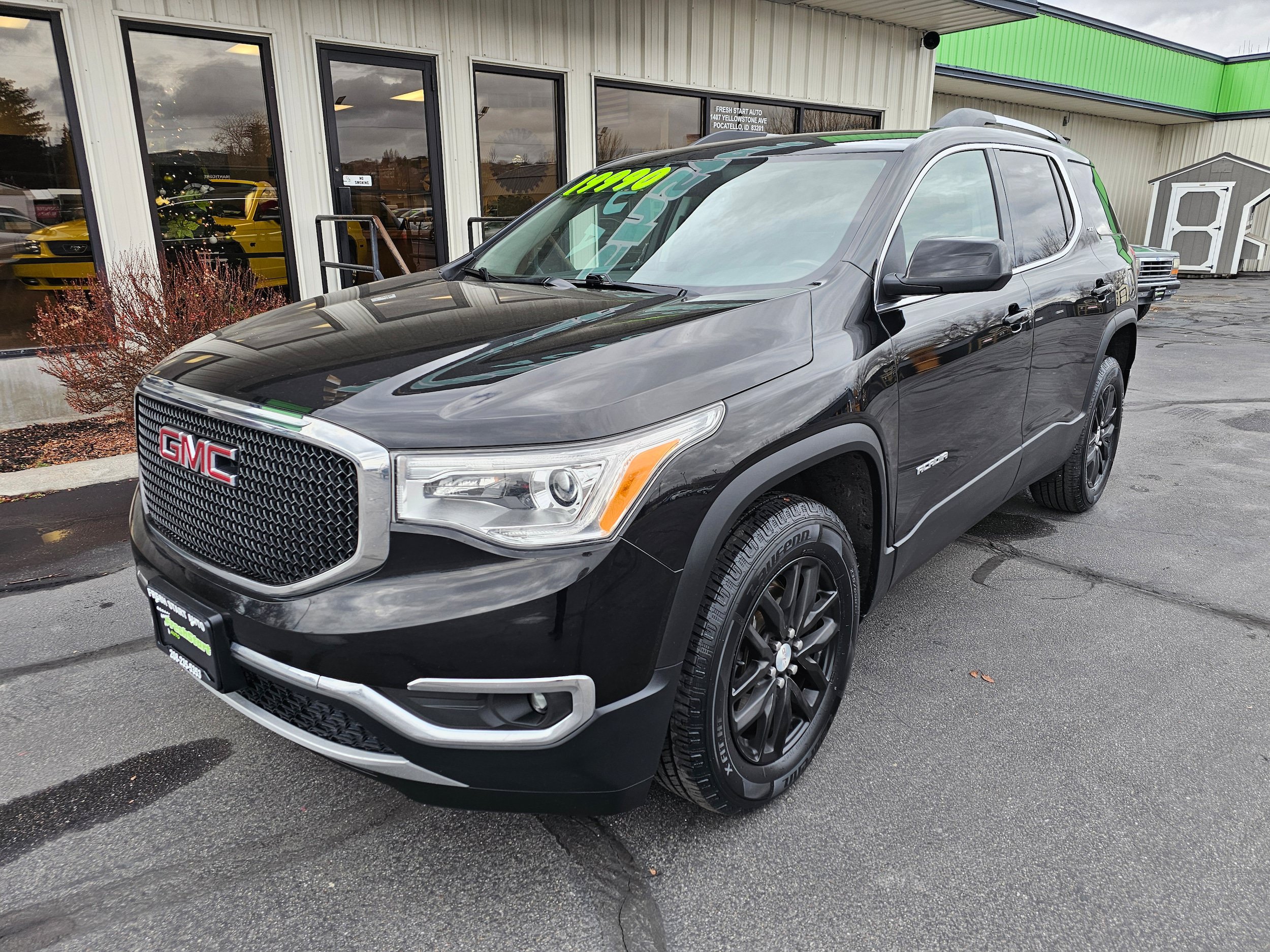 Used 2019 GMC Acadia SLT AWD/4WD image 2