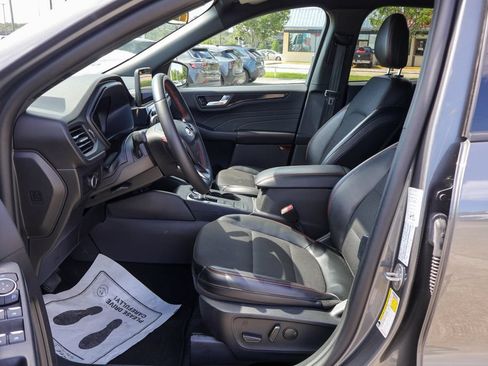 Used 2025 Ford Escape ST-Line AWD/4WD image 7