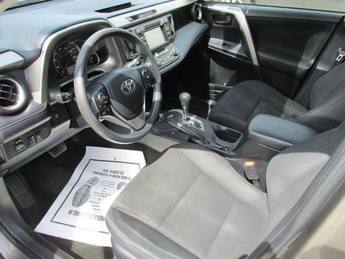 Used 2013 Toyota RAV4 XLE AWD/4WD image 9