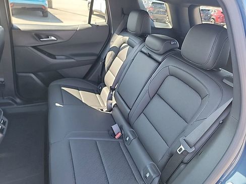 New 2026 Chevrolet Equinox LT w/ Convenience Package II AWD/4WD image 9