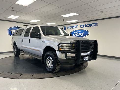 Used 2004 Ford F350 image 2