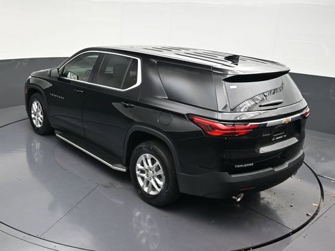 Used 2023 Chevrolet Traverse LS image 24