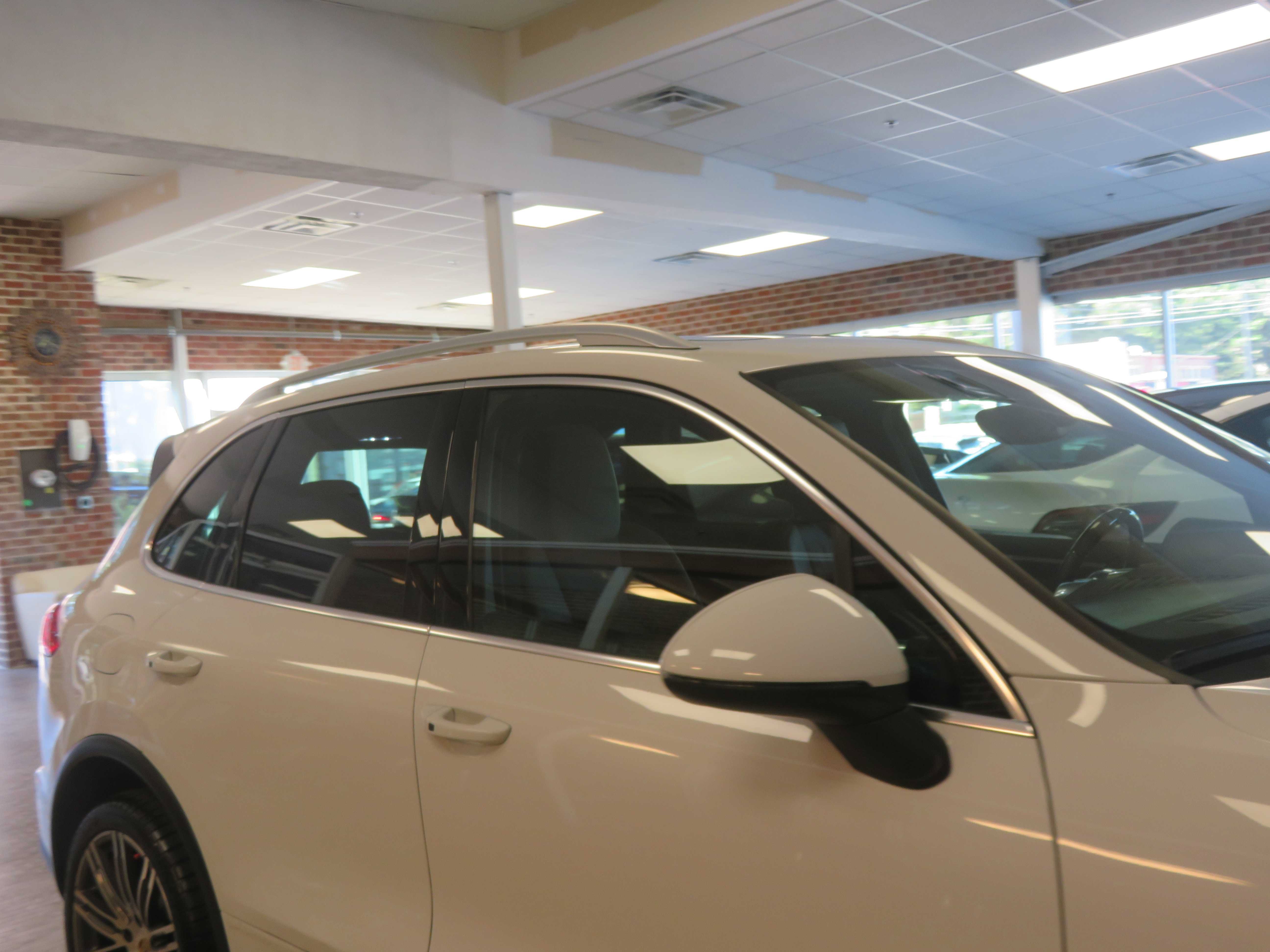 Used 2015 Porsche Cayenne S AWD/4WD image 66