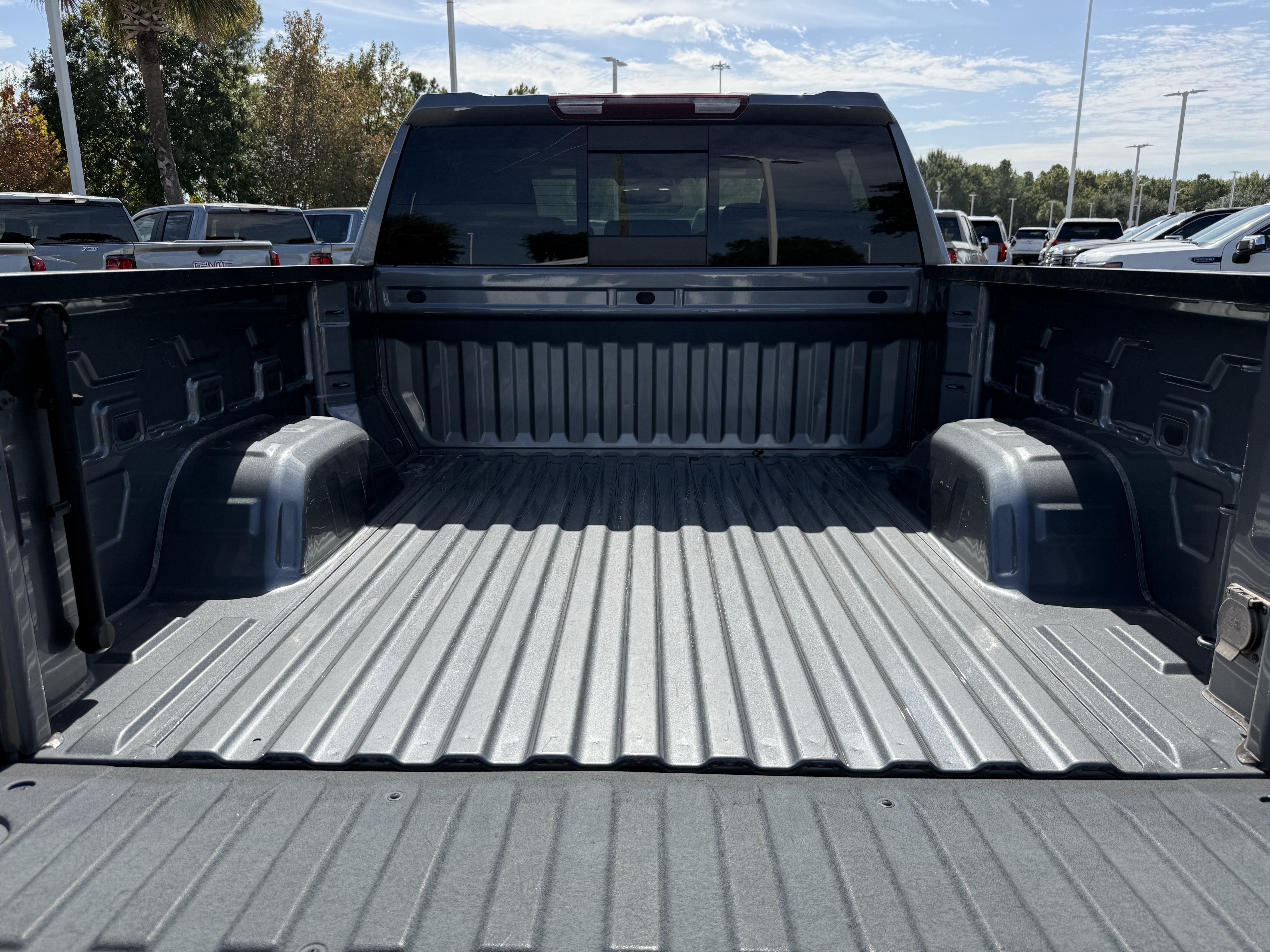 Used 2021 GMC Sierra 1500 SLT RWD image 29