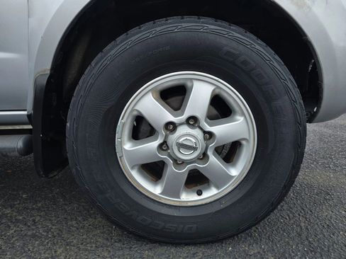 Used 2004 Nissan Frontier S/C AWD/4WD image 9