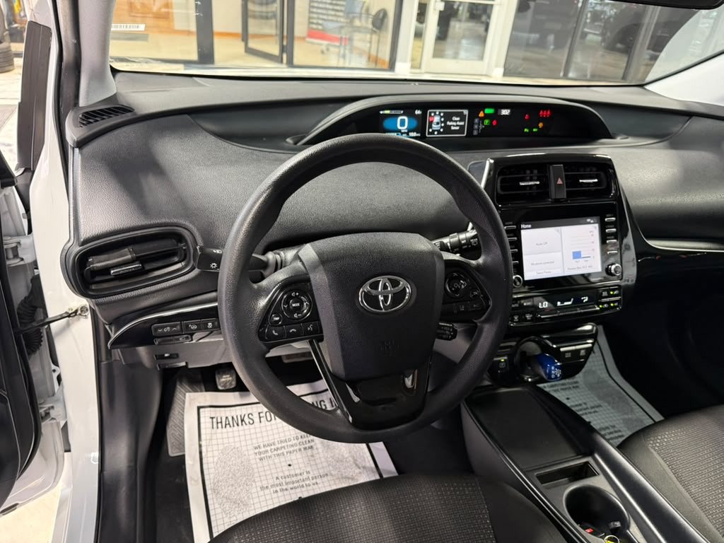 Used 2022 Toyota Prius LE FWD image 28