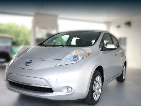 Used 2014 Nissan Leaf S image 7