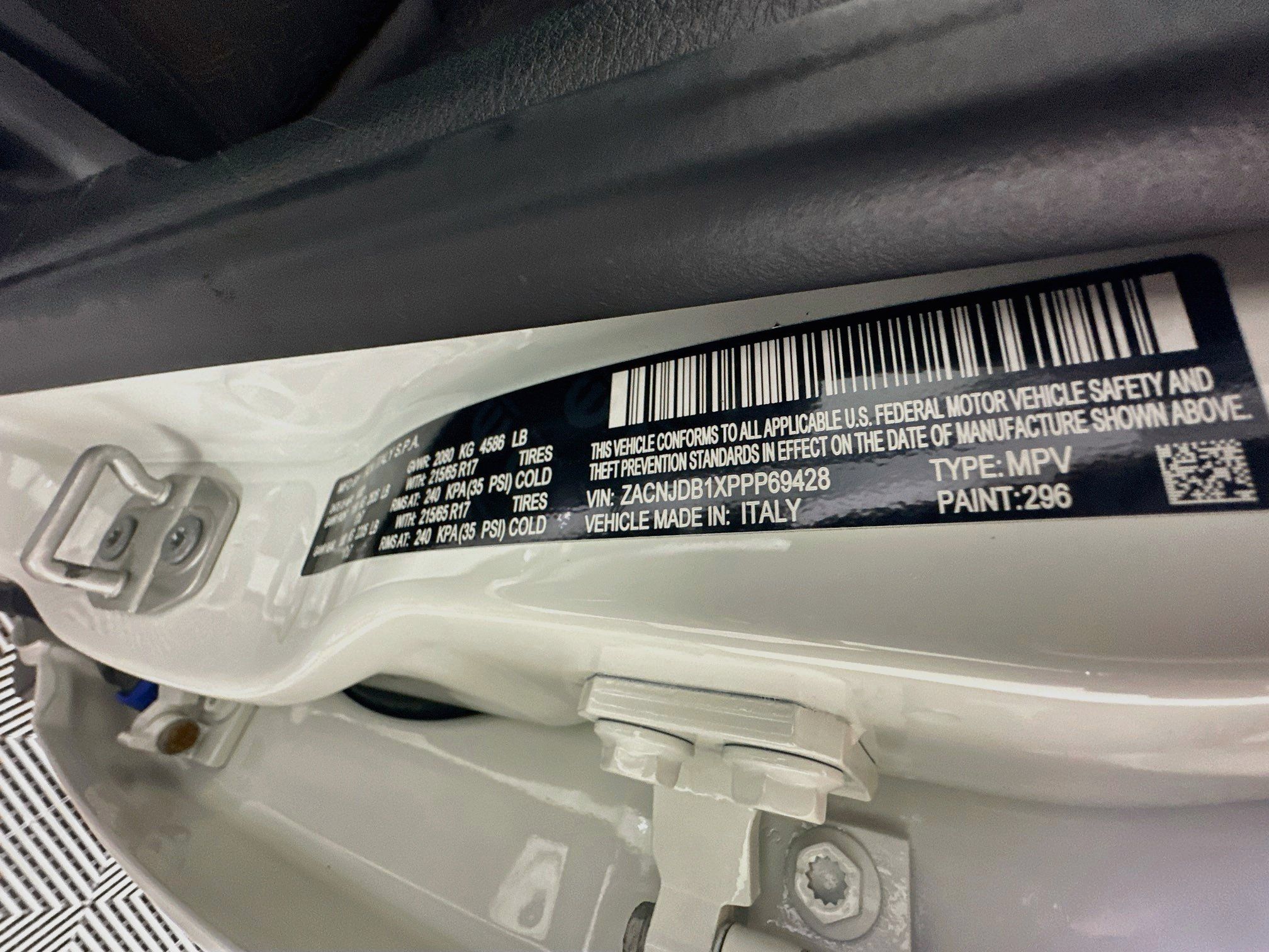 Used 2023 Jeep Renegade Latitude AWD/4WD image 12
