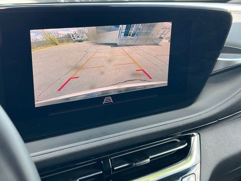 Certified 2024 Buick Envista Sport Touring w/ Convenience I Package FWD image 23