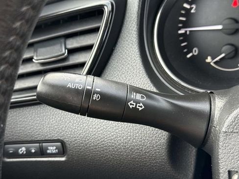 Used 2018 Nissan Rogue SL image 26