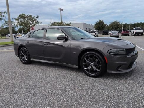 Used 2019 Dodge Charger R/T RWD image 2