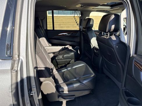 Used 2020 Cadillac Escalade ESV Luxury w/ Escalade Sport Edition image 13