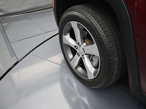 Used 2022 Jeep Grand Cherokee L Limited image 38