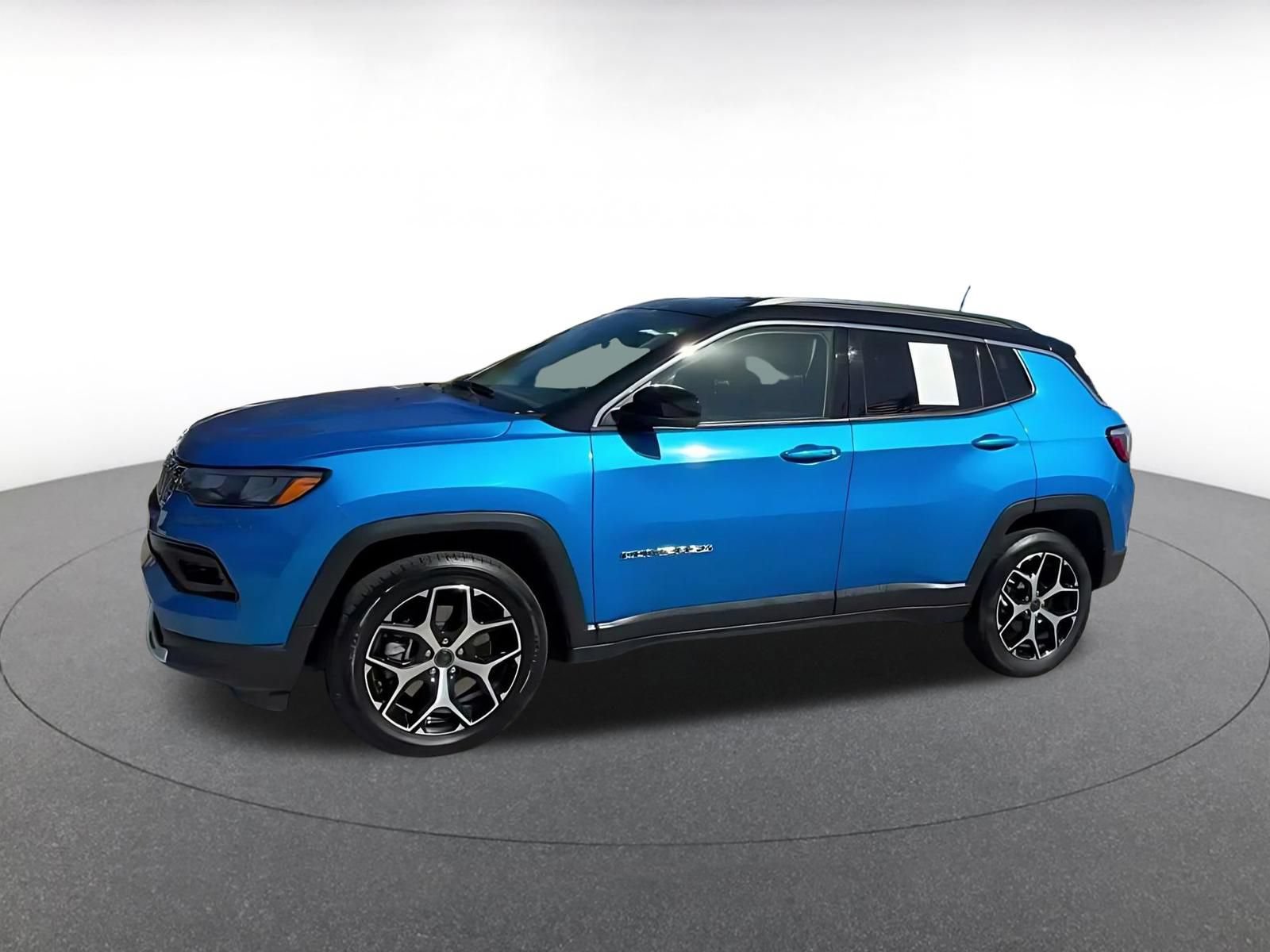 Used 2025 Jeep Compass Limited AWD/4WD image 8