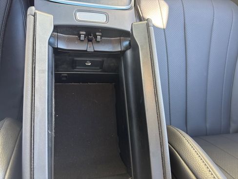 Used 2025 Mercedes-Benz E 350 4MATIC Sedan image 25