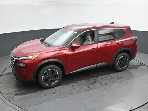 Used 2025 Nissan Rogue SV AWD/4WD image 38
