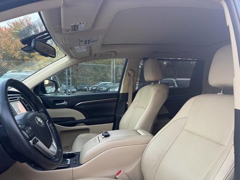 Used 2015 Toyota Highlander Limited Platinum image 29