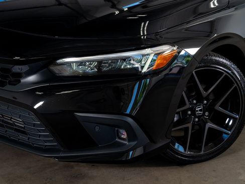 Used 2024 Honda Civic Sport Touring image 3