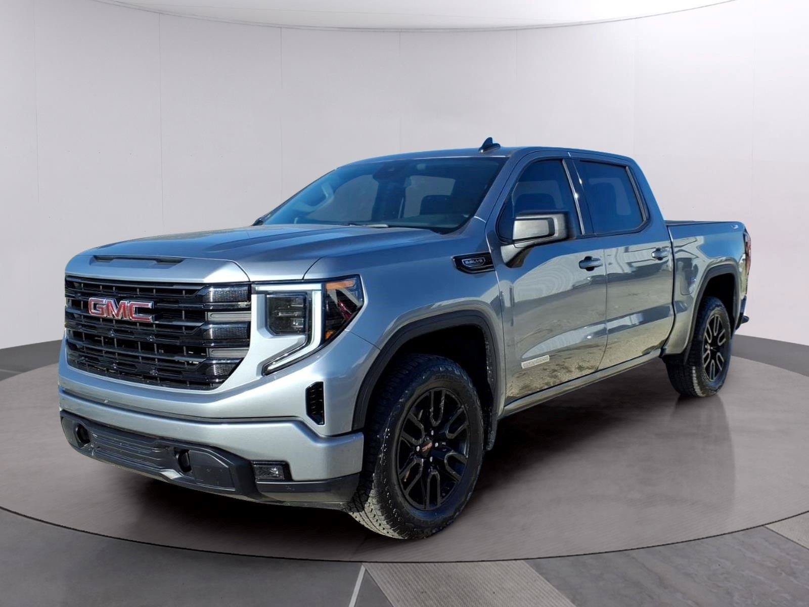 Used 2026 GMC Sierra 1500 Elevation AWD/4WD image 1