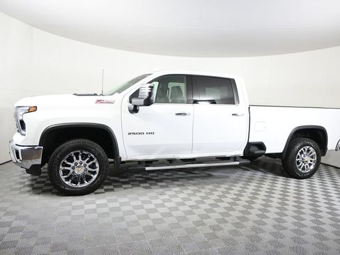 Used 2024 Chevrolet Silverado 2500 LTZ w/ LTZ Plus Package AWD/4WD image 2