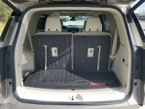 Used 2022 GMC Acadia Denali w/ Denali Ultimate Package image 22