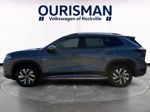 Used 2025 Volkswagen Tiguan S AWD/4WD image 3